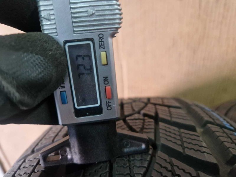 4 Goodyear R17 215/65 Anvelope de iarnă DOT4519