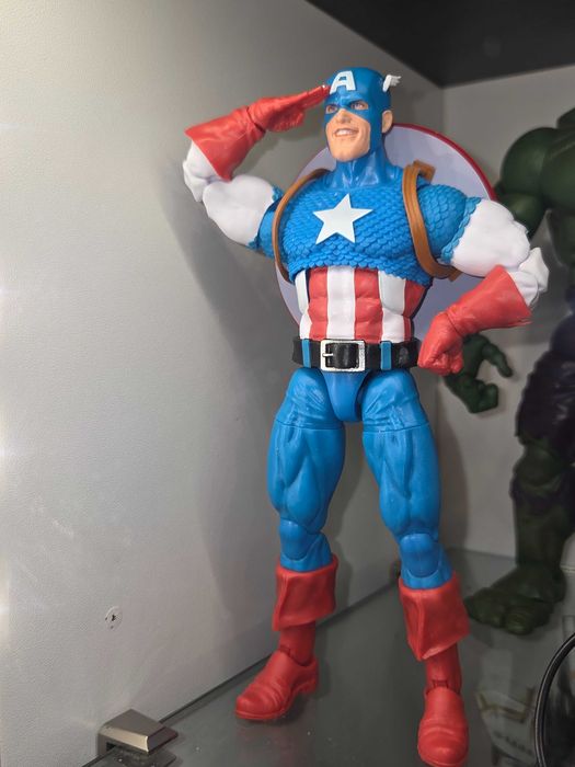 Captain America Marvel Legends екшън фигура