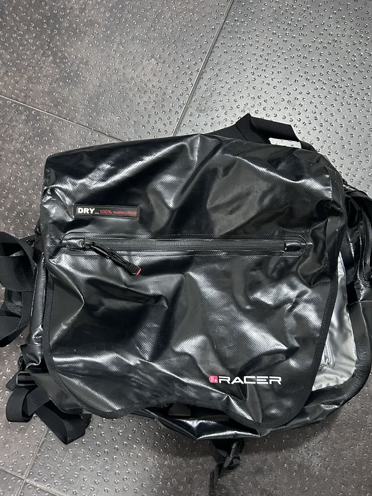 Водоустойчива чанта за лаптоп кожена RACER Swissmade 100% waterproof