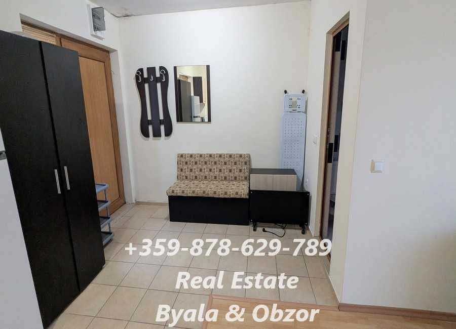 Просторен едностаен апартамент в комплекс с басейн в гр.Бяла