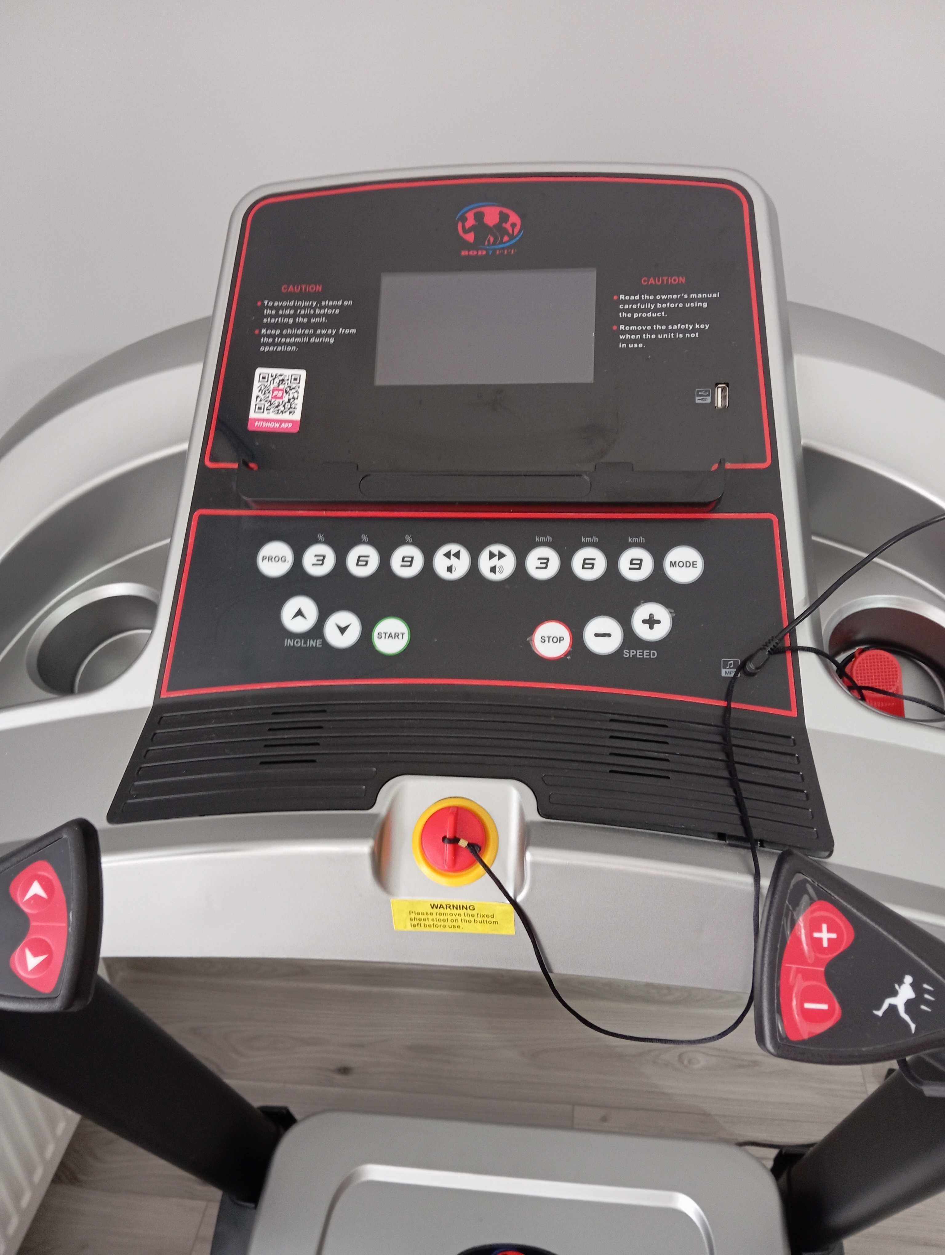 Banda de alergat BodyFit A6000 - folosita doar o luna, de cateva ori