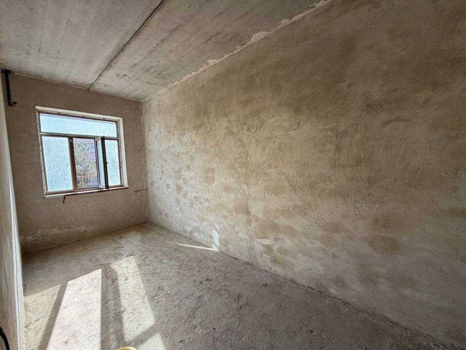 Продаётся 2х комн квартира на 1 этаже Ор-р ХБК