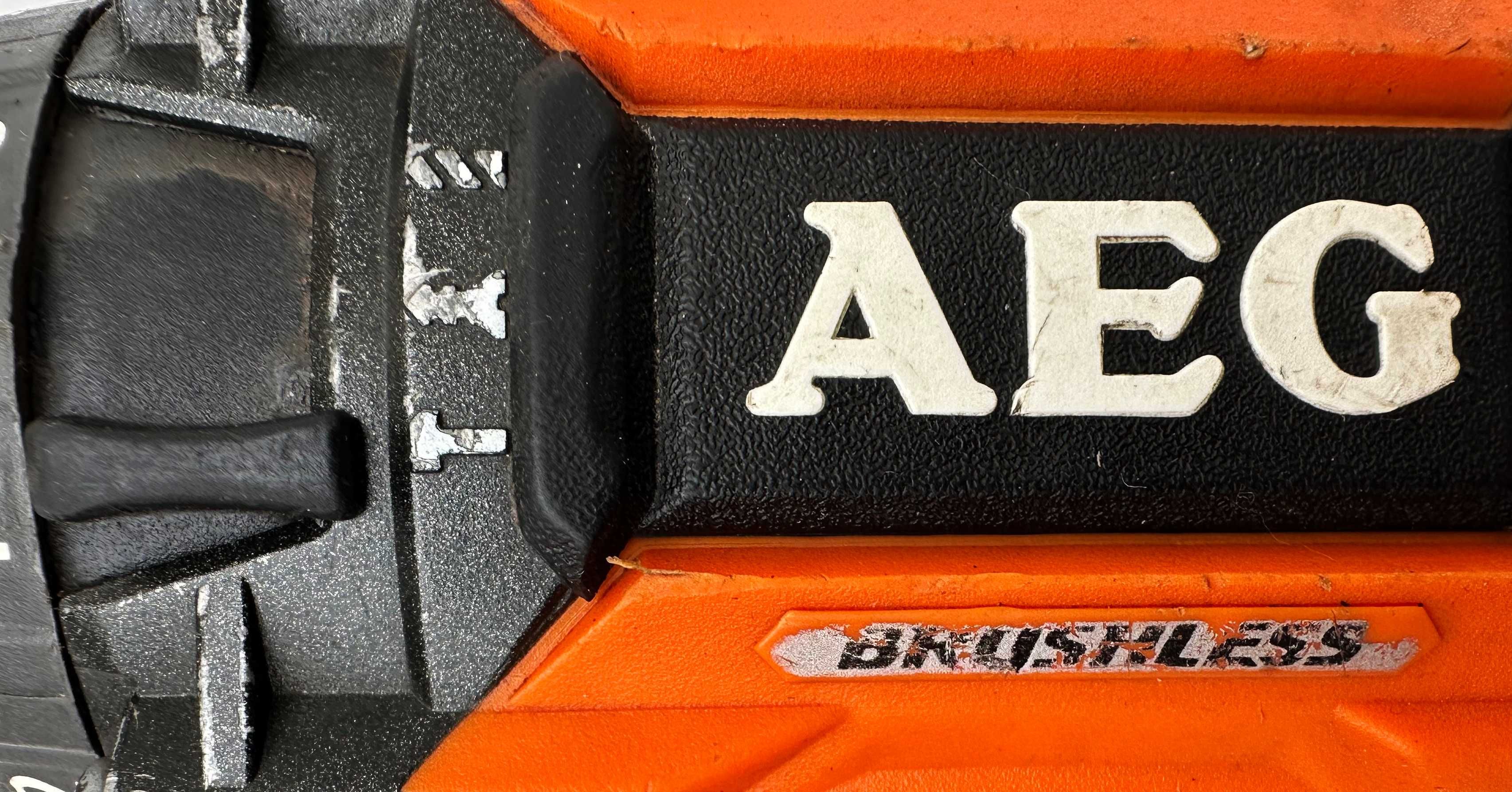 AEG BSB 18CBL - Безчетков ударен винтоверт 2x18V 4.0Ah