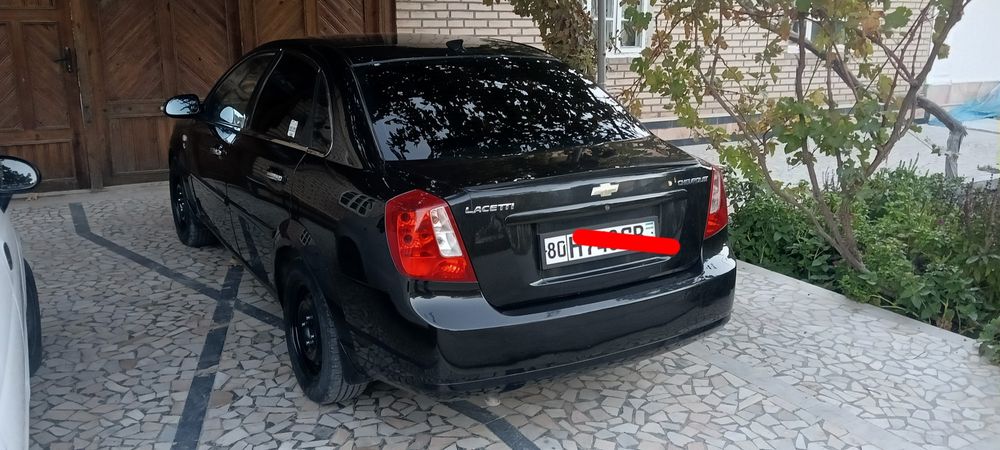 Ласетти сотилади