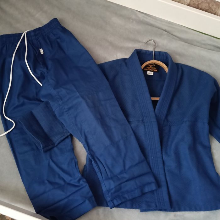 Продам костюм для дзюдо