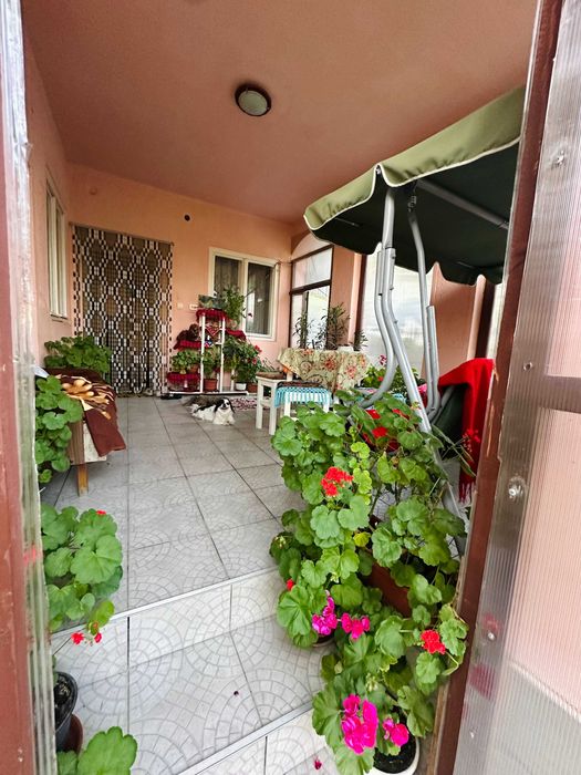 Casa spatioasa 5 camere + teren mare (43 ari) in Halmeu –125.000€