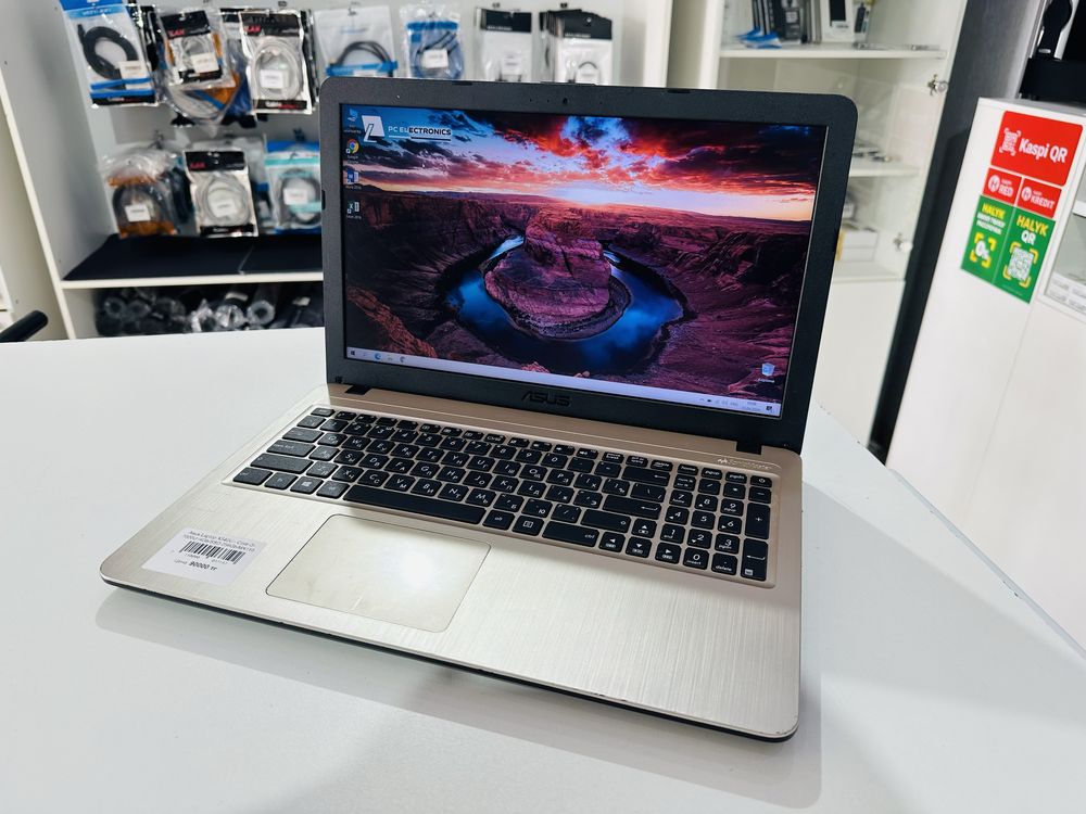 Рассрочка! Asus Laptop X540U - Core i3-7020U /4Gb/SSD 256Gb/MX110