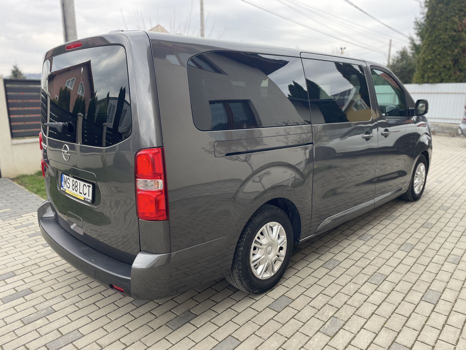 Opel Vivaro,2.0 Diesel,150 CP,8+1 locuri, Varianata Lunga
