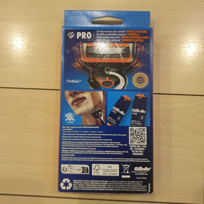 Aparat Gillette Proglude Power cu 2 rezerve și baterie