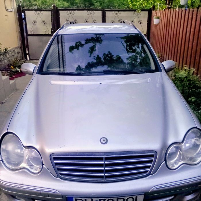 Vând Mercedes C220 CDI
