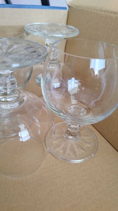 Кристални и стъклени чаши