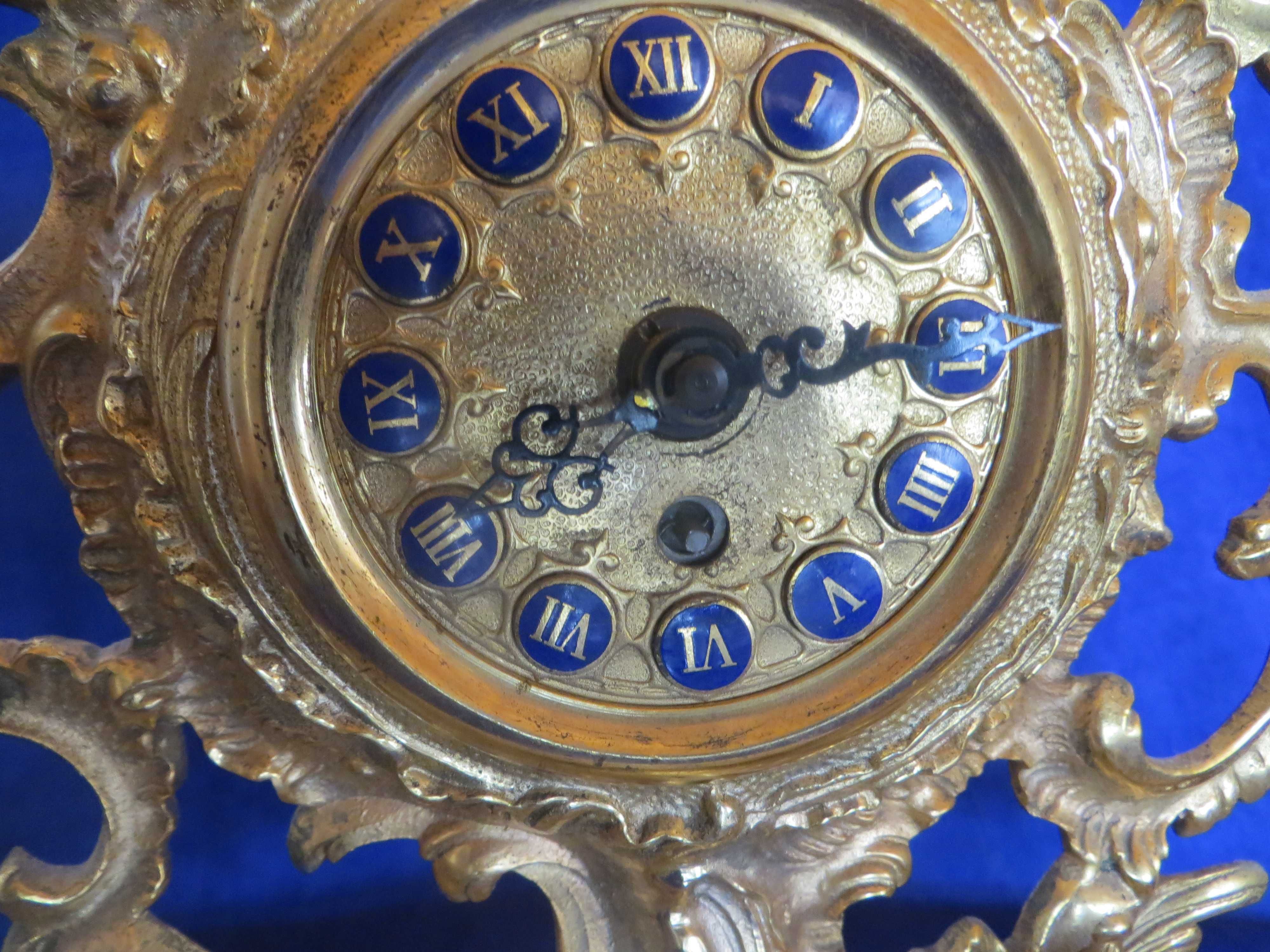 Каминен бароков часовник