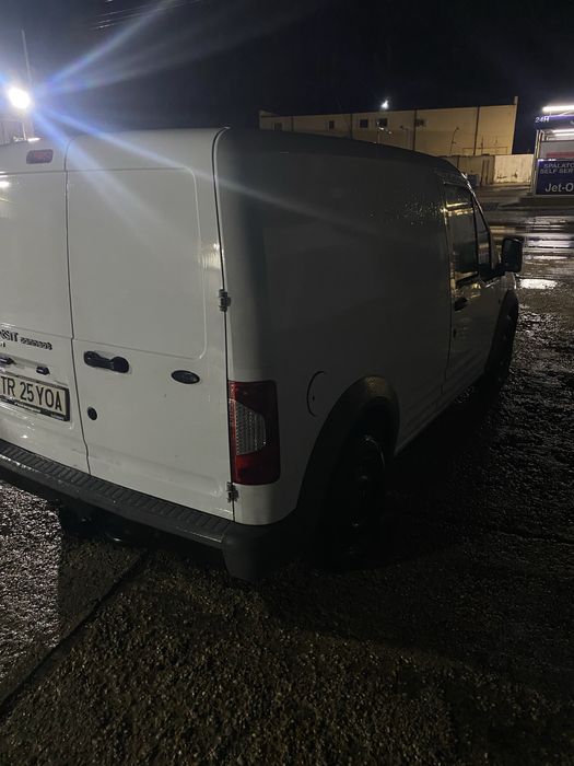 Vand sau schimb cu autoturism Ford Transit Connect