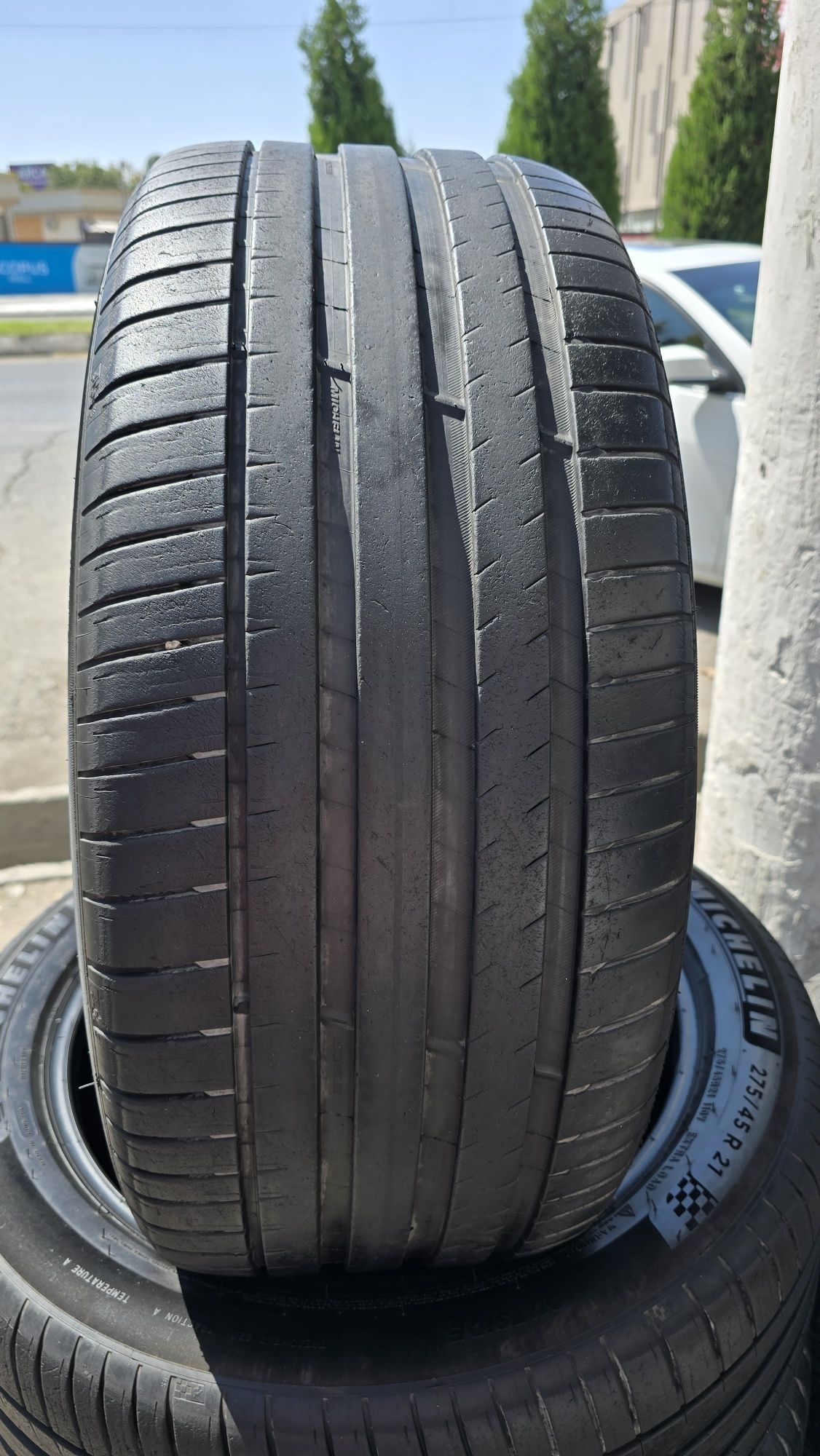 275/45/R21 Michelin