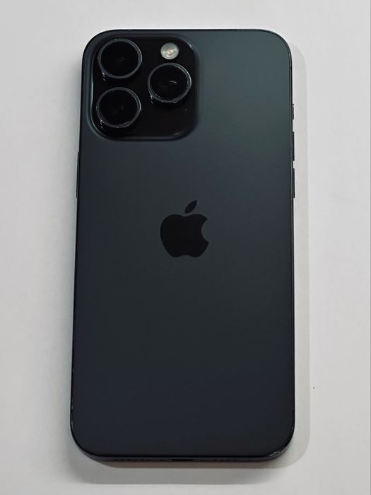 iPhone 15 ProMax Black 90% battery