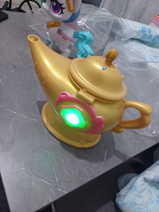 Продаётся фирменный музыкальный чайник