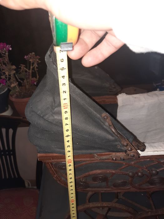 2 cărucioare papusi vintage unul mare și altul mic