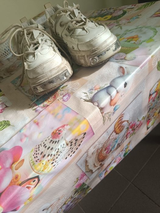 Vând pantofi eleganți de firma Bershka