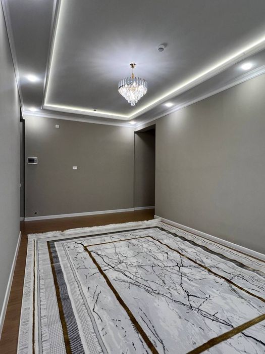 Сдаю квартиру в Мирза-Улугбекском районе Шахриобод новострой 2х комнат