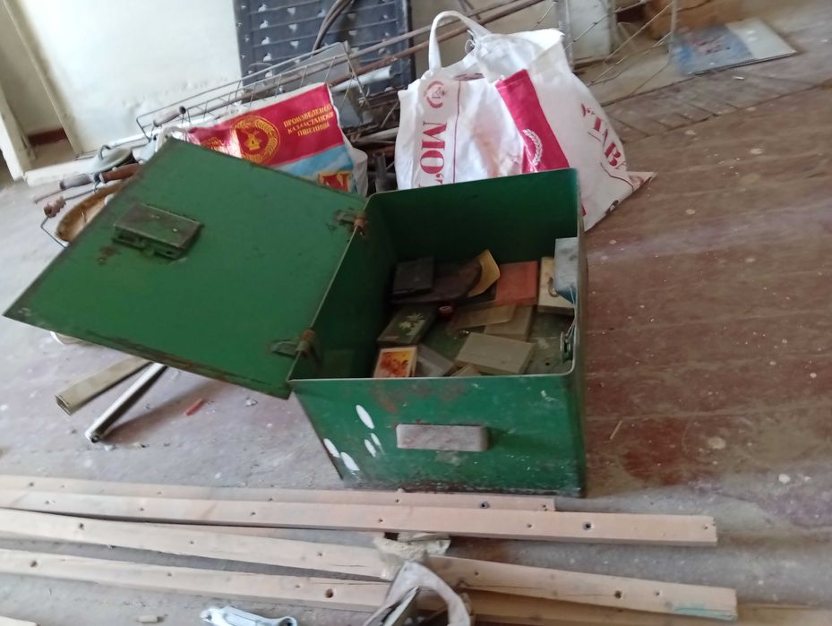 Сейф маленький .советский