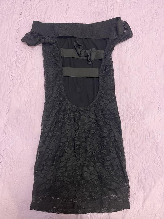 Малка черна рокля по тялото Stella