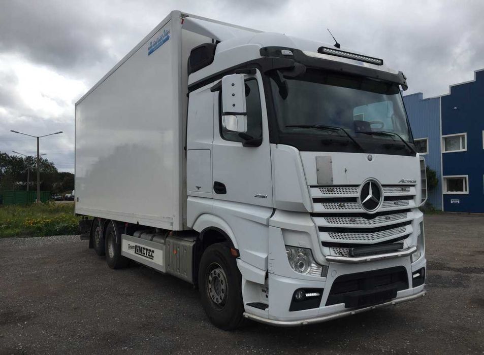 Dezmembrez Mercedes Actros MP4/piese camion Mercedes/piese