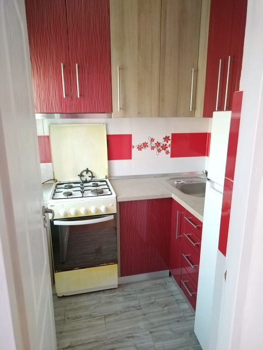 Inchiriez garsoniera cf 1 pe strada izoi