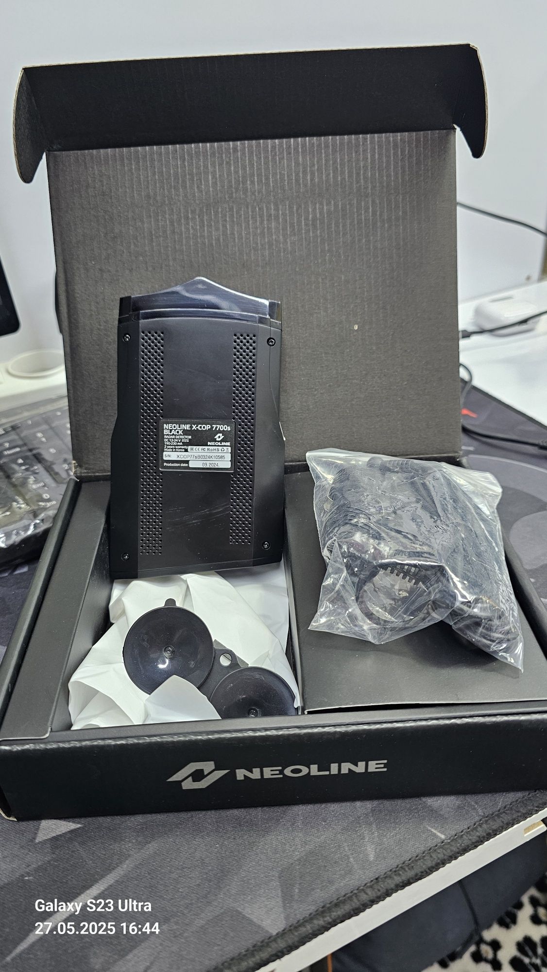 7700S Black  Neonline