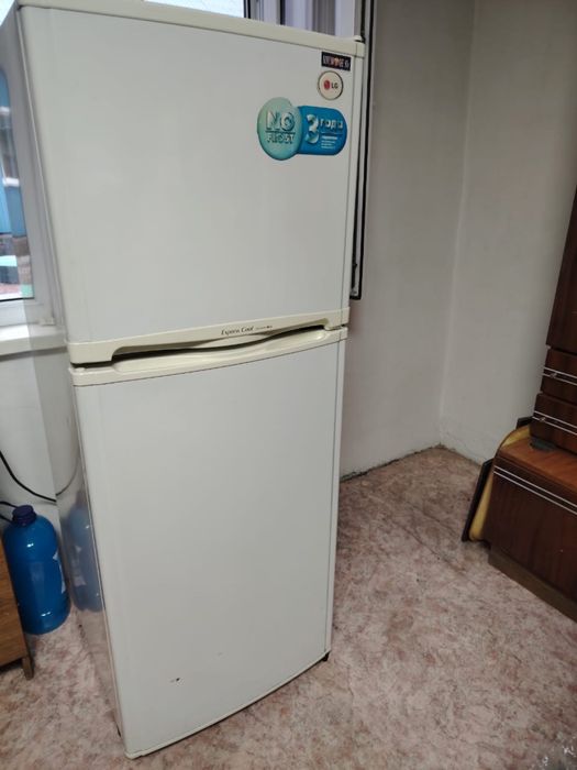 Продам холодильник