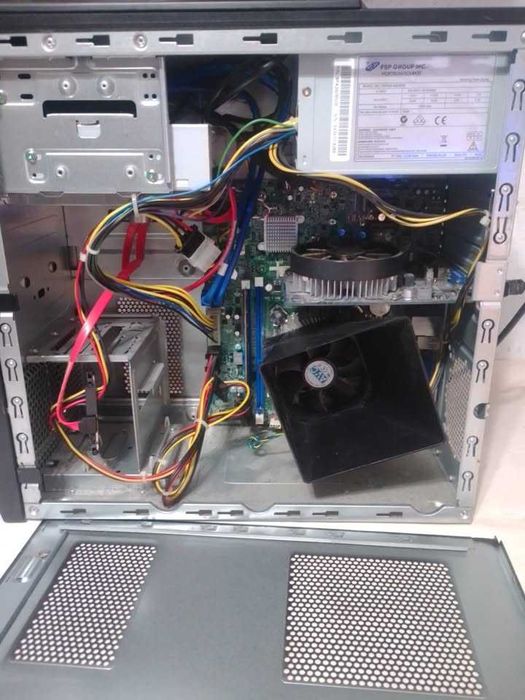 unitate pc i5 4460 3.20 ghz ,8 gb ddr3 ,500 gb, nvidia gtx 750ti ,wifi