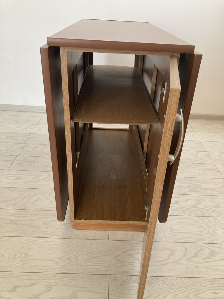 Vand masa extensibila pliabila ! Astept oferte !