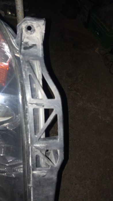 Ляв фар Мазда 3 седан