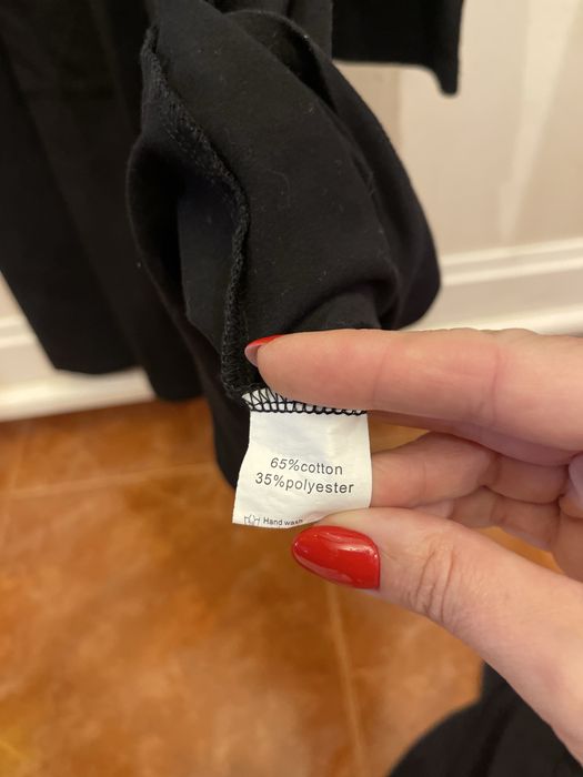 Платья в отличном состоянии . Одеты по одному или 2 раза