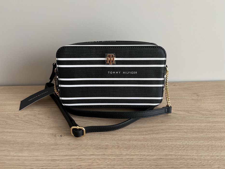 Оригинална чанта Tommy Hilfiger