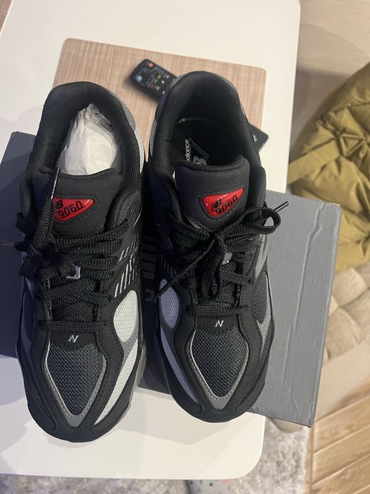 Чисто нови New balance 9060,оригинални,размер 39