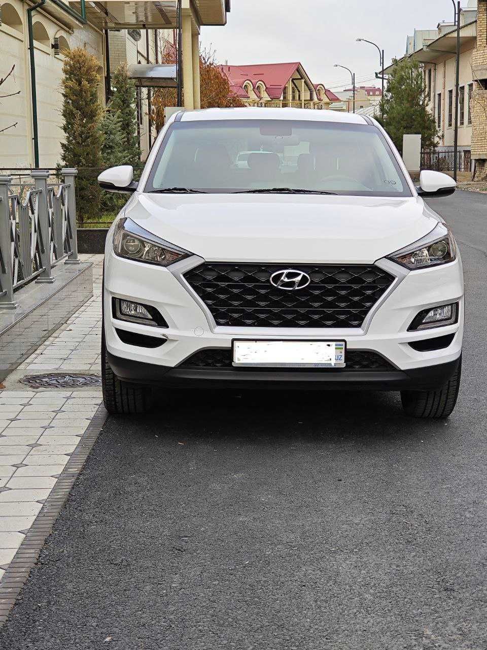 Продается своя машина Hyundai Tucson .