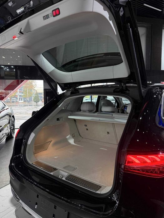 Meredes Benz eqe 500 matic new