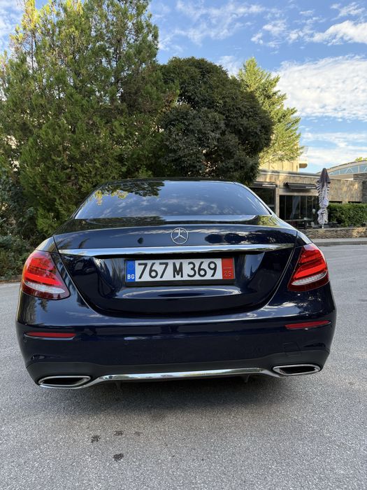 Mercedes-benz E220 9G/AMG Packet/Digital/Head up/Keyless go/Distronic