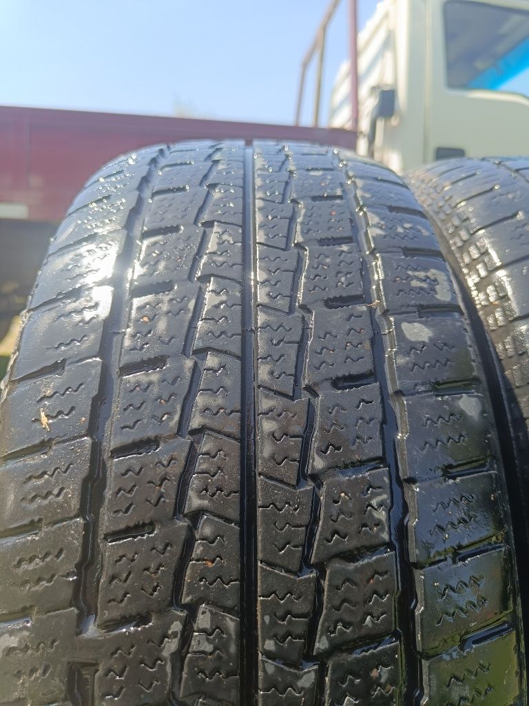 Шины 215/60/16C хорошие Hankook