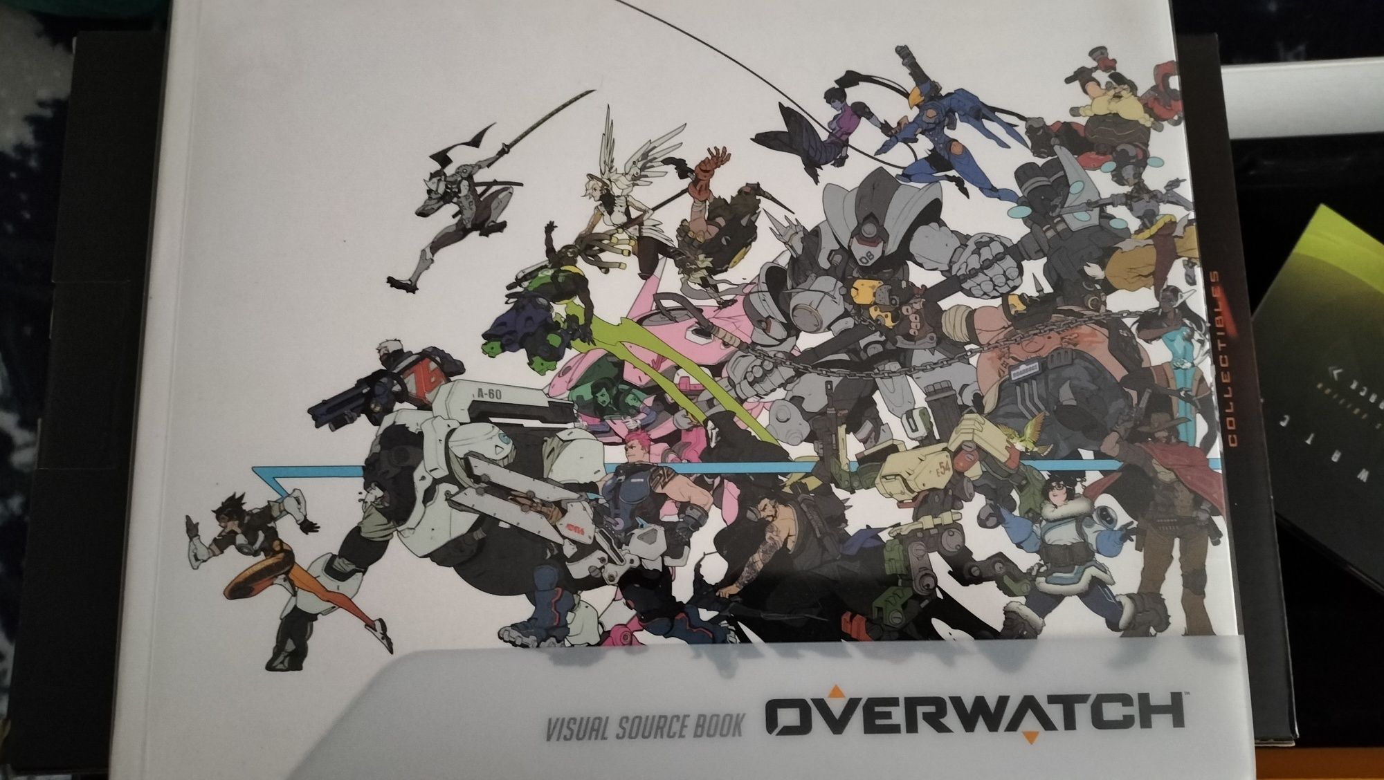 Carte Overwatch - Visual Source Book din Collector's edition