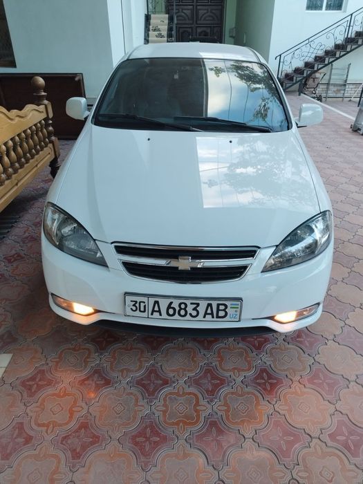 Chevrolet gentra.