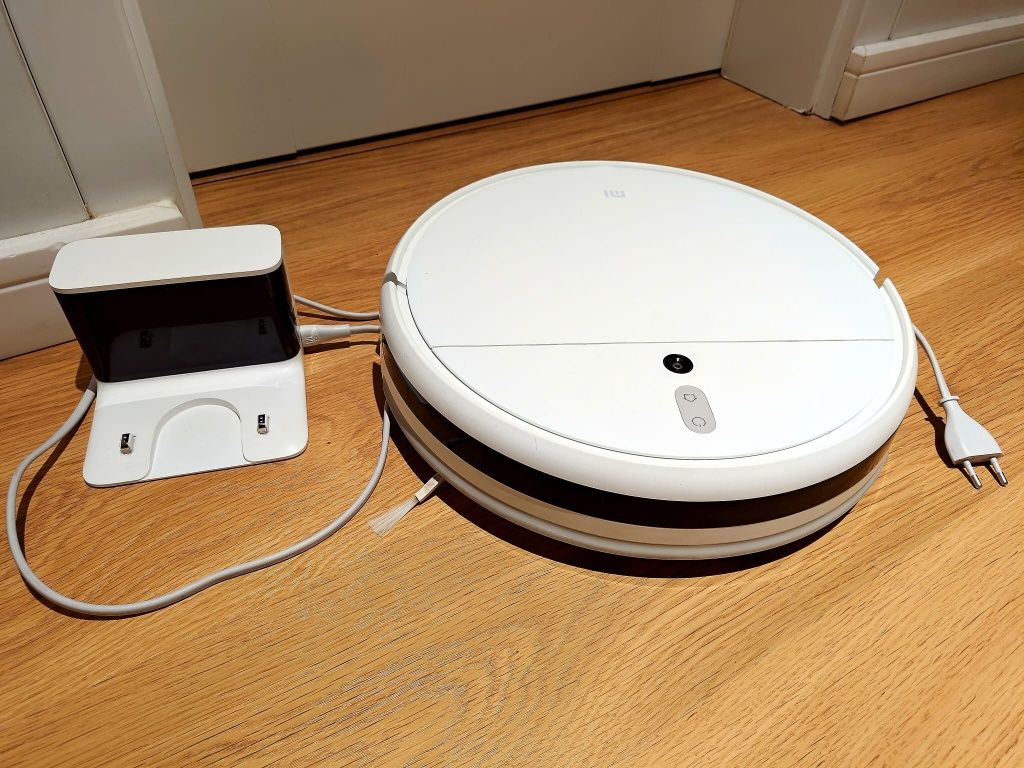 Vând aspirator inteligent Mi Robot Vacuum-Mop