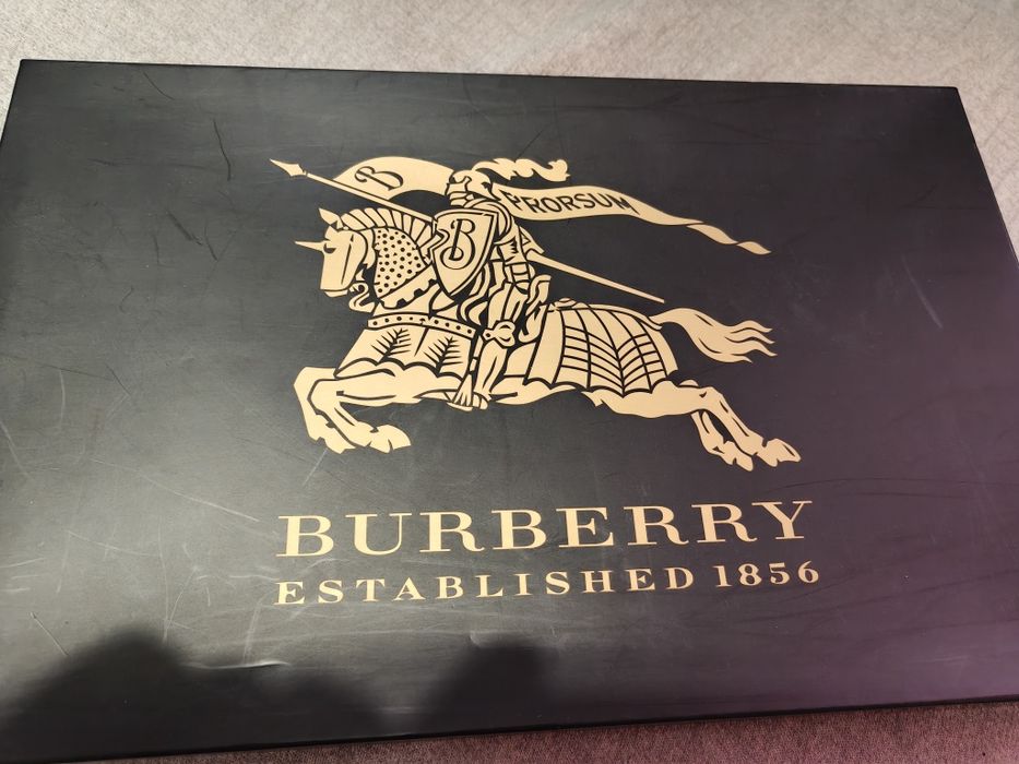 Оригинален мъжки шал Burberry