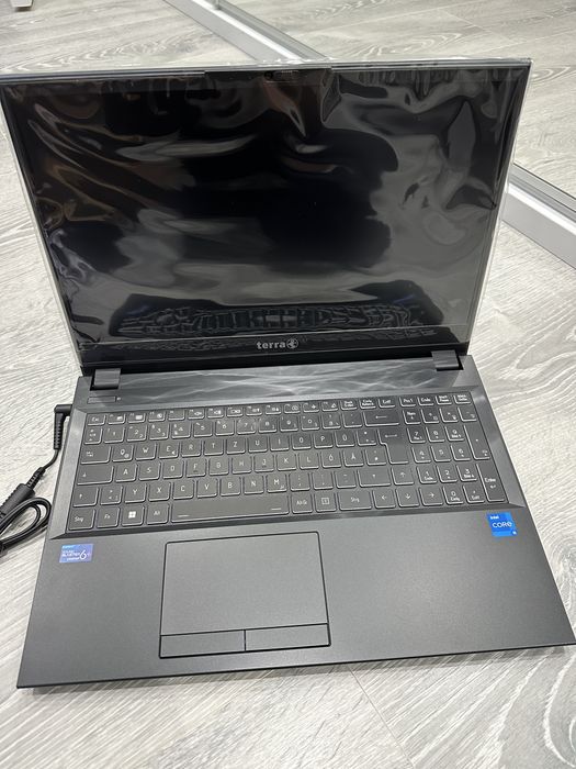 Laptop nou TERRA MOBILE 1516U