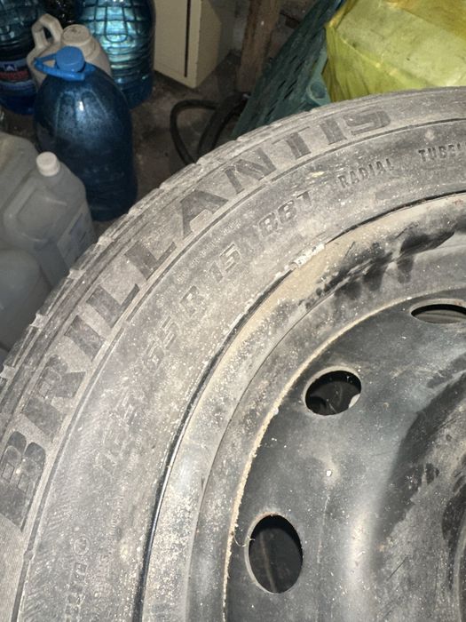 Vând roți de vară logan sandero 185 / 65 / R15