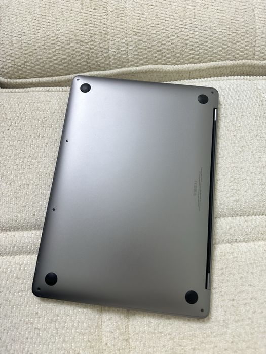 Macbook pro M1 13 inch 2020. 8gb/512gb