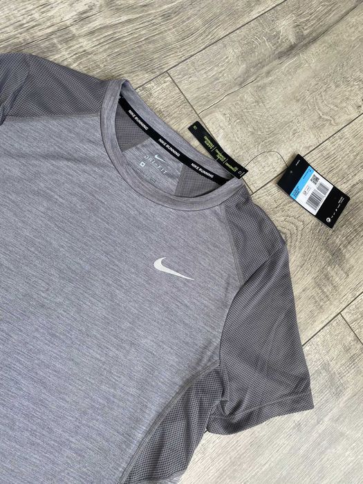 Нова тениска Nike