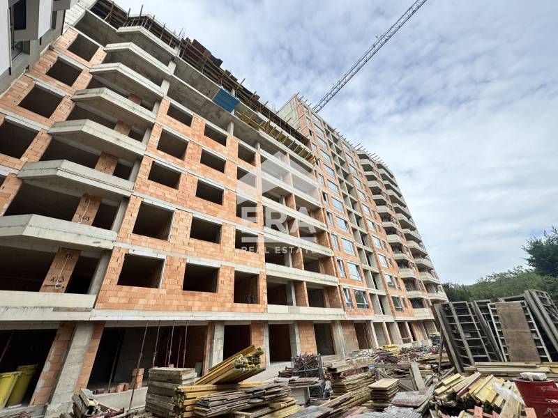 Тристаен апартамент пред Акт 15 за продажба в район с отлична локация