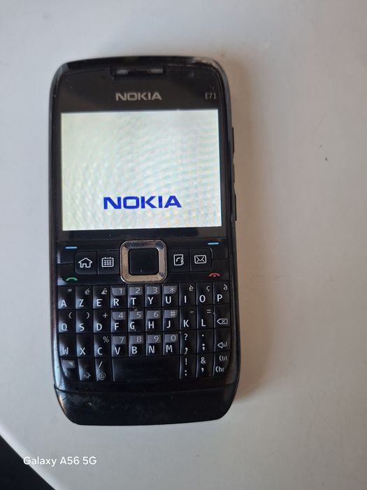 Vand telefon nokia E71
