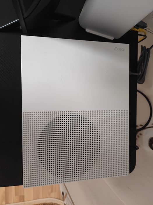 Vând Xbox one s stare buna